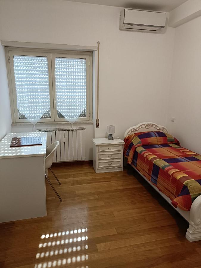 Gloriapartment ชิวิตาเวกเกีย ภายนอก รูปภาพ